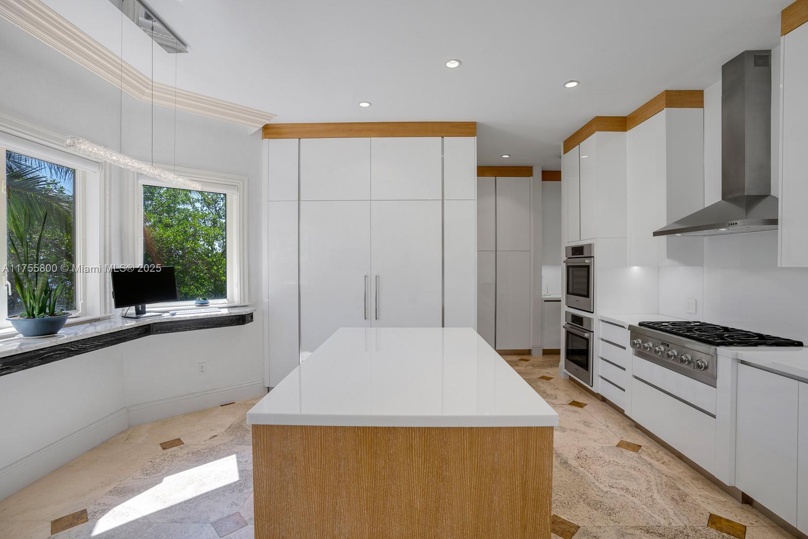 CLOISTERS ON THE BAY COND - Residential
