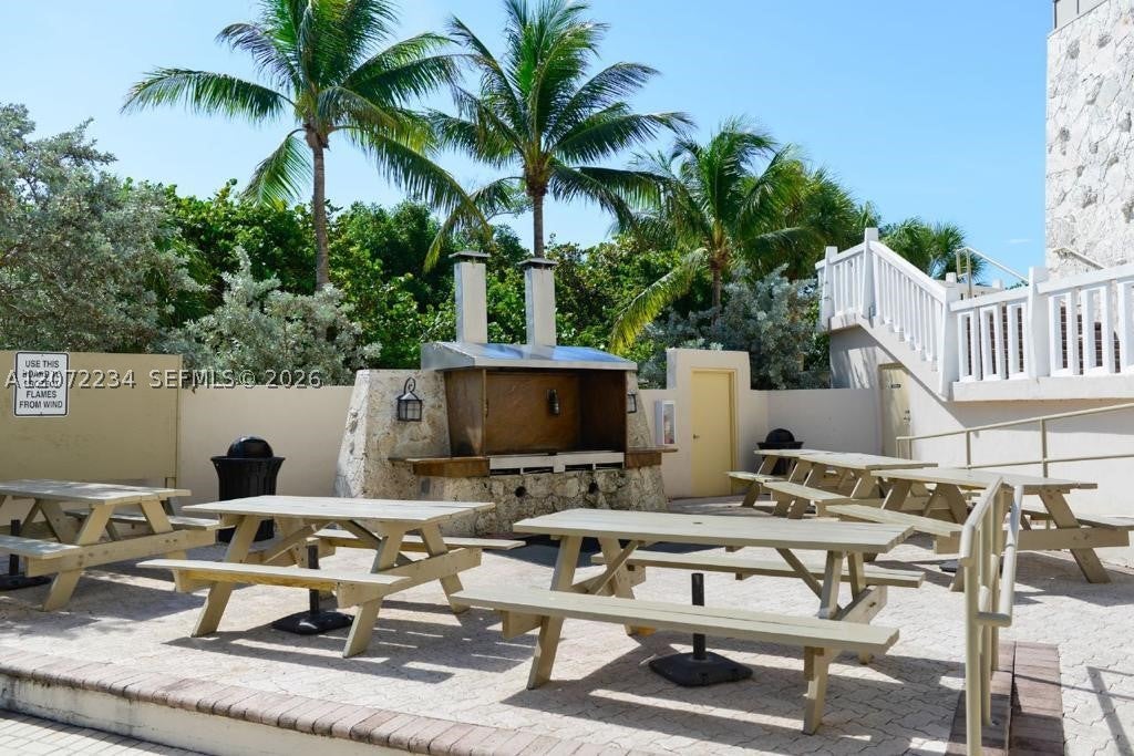 1121 Crandon Blvd D206
