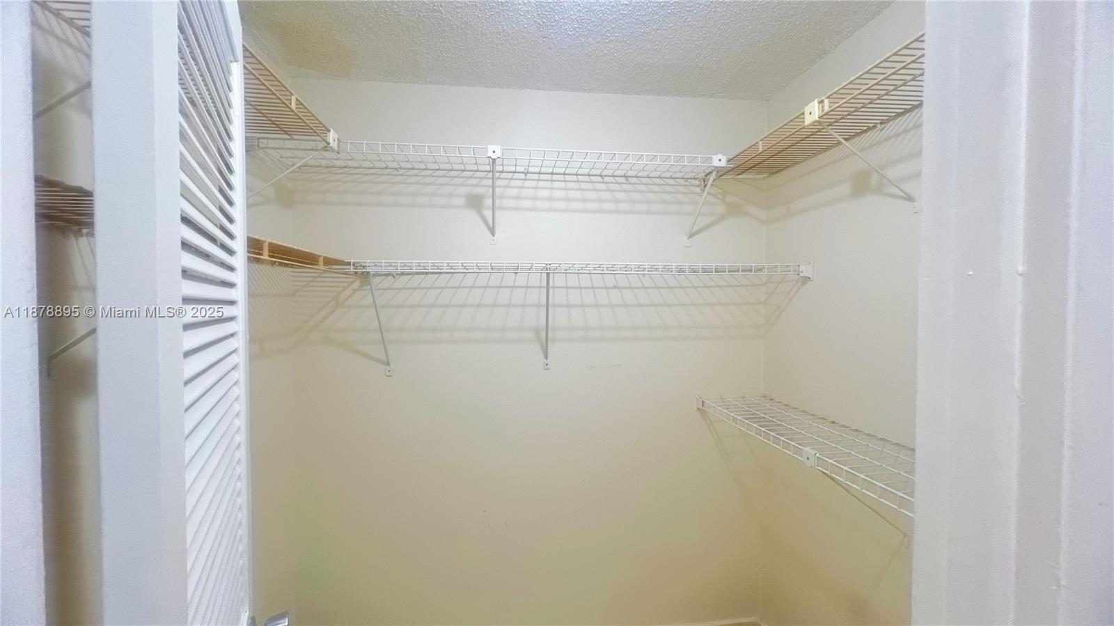 BREAKWATERS OF THE PALM B - Residential Lease