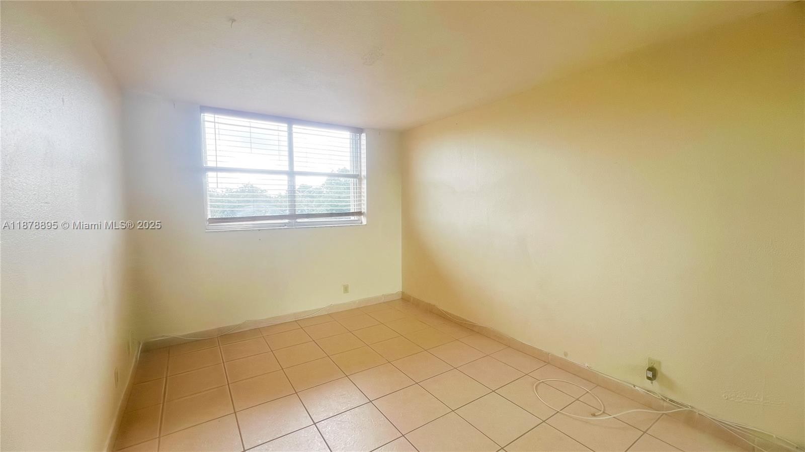 BREAKWATERS OF THE PALM B - Residential Lease