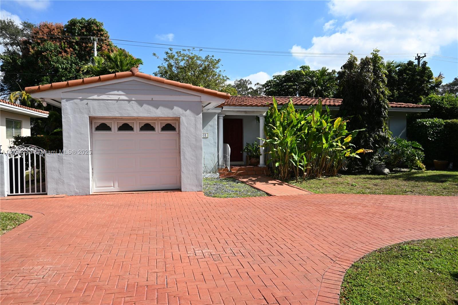 Property for Sale at 1401 Sw 57th Ave, Coral Gables, Broward County, Florida - Bedrooms: 3 
Bathrooms: 3  - $985,000