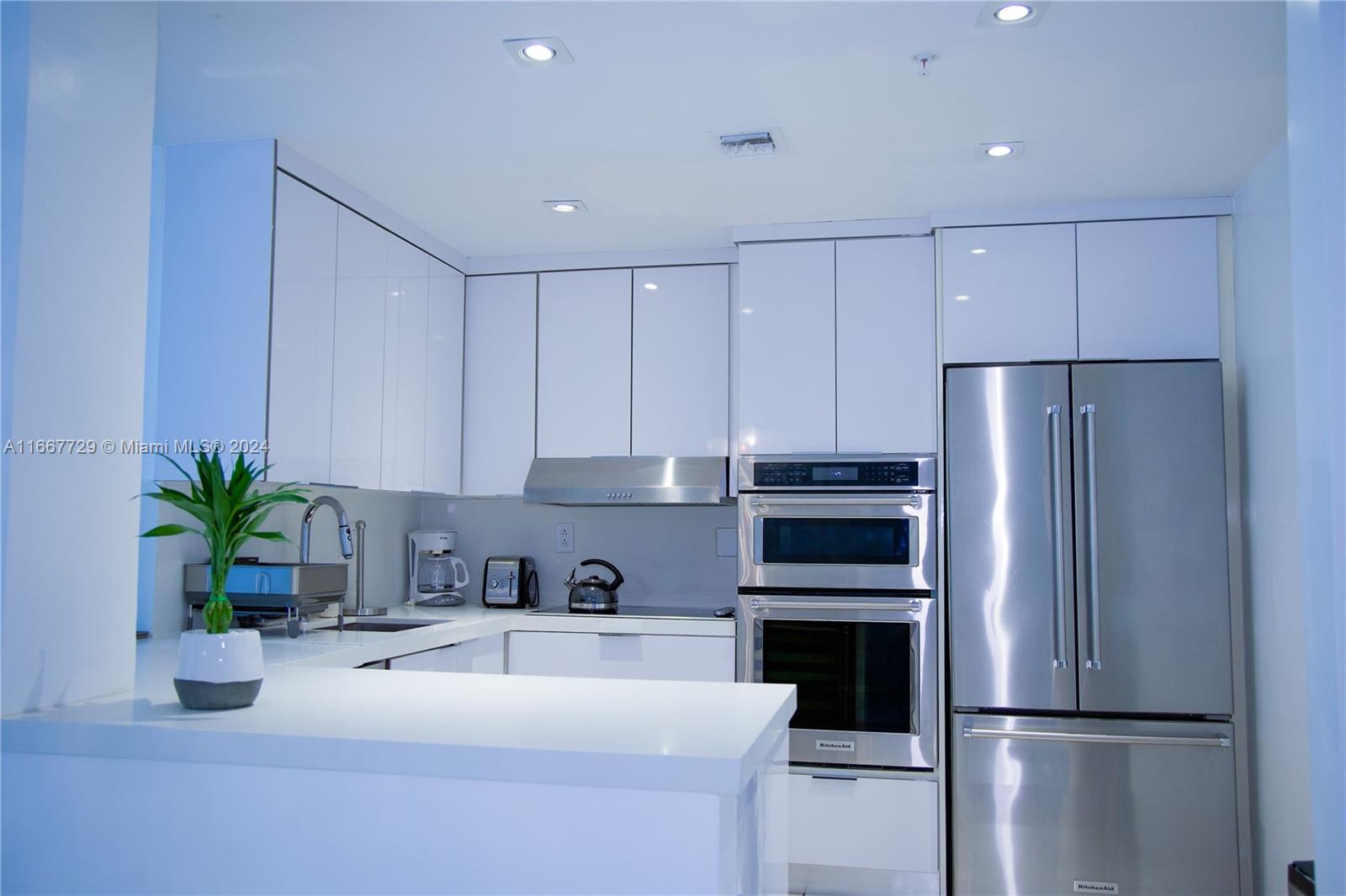 5601 Collins Ave 1614