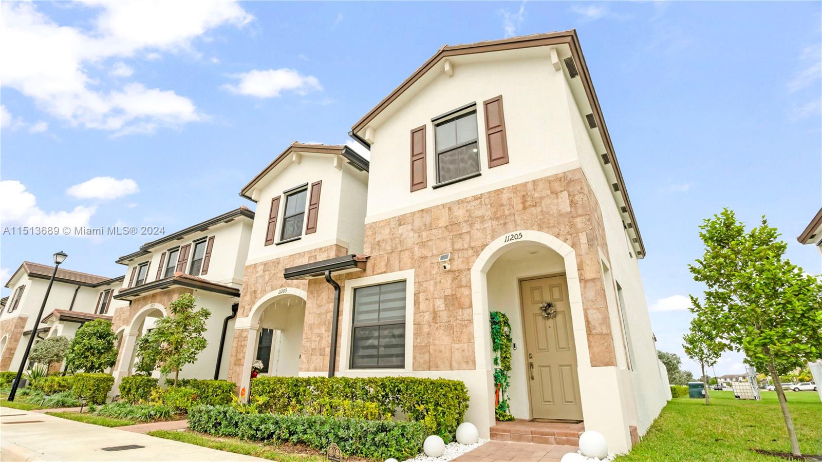AQUABELLA NORTH - Residential