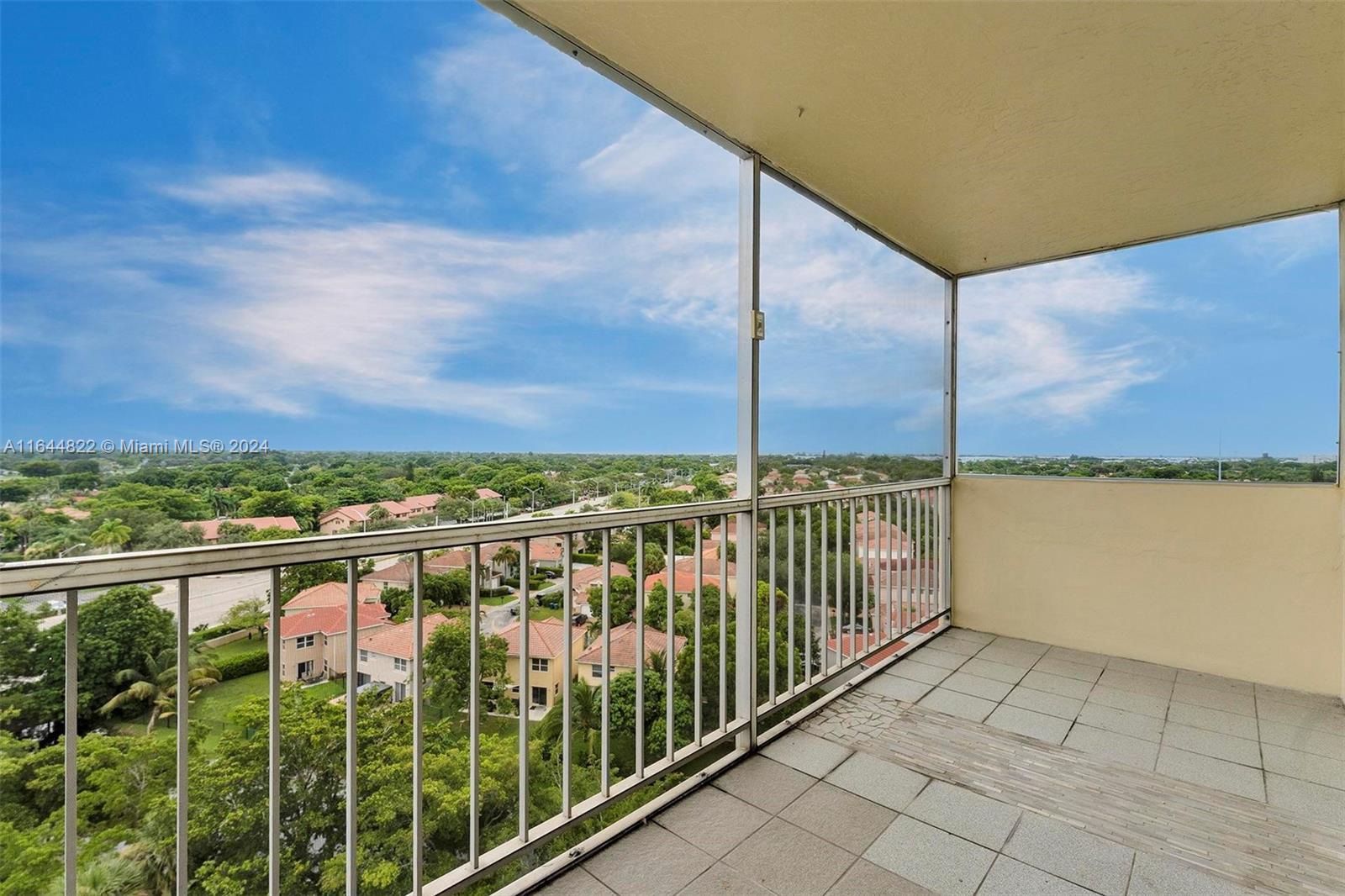 COUNTRY CLUB TOWER OF COR - Residential