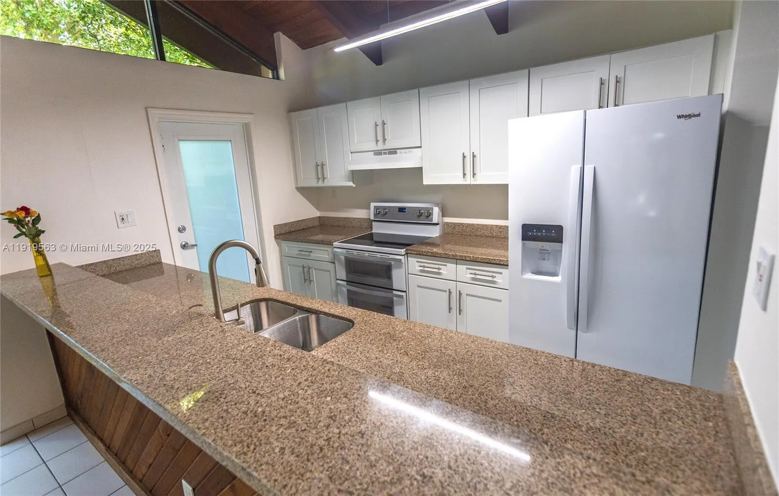 Miami, Florida 33133, United States, 2 Bedrooms Bedrooms, ,2 BathroomsBathrooms,Residential,Active,248972