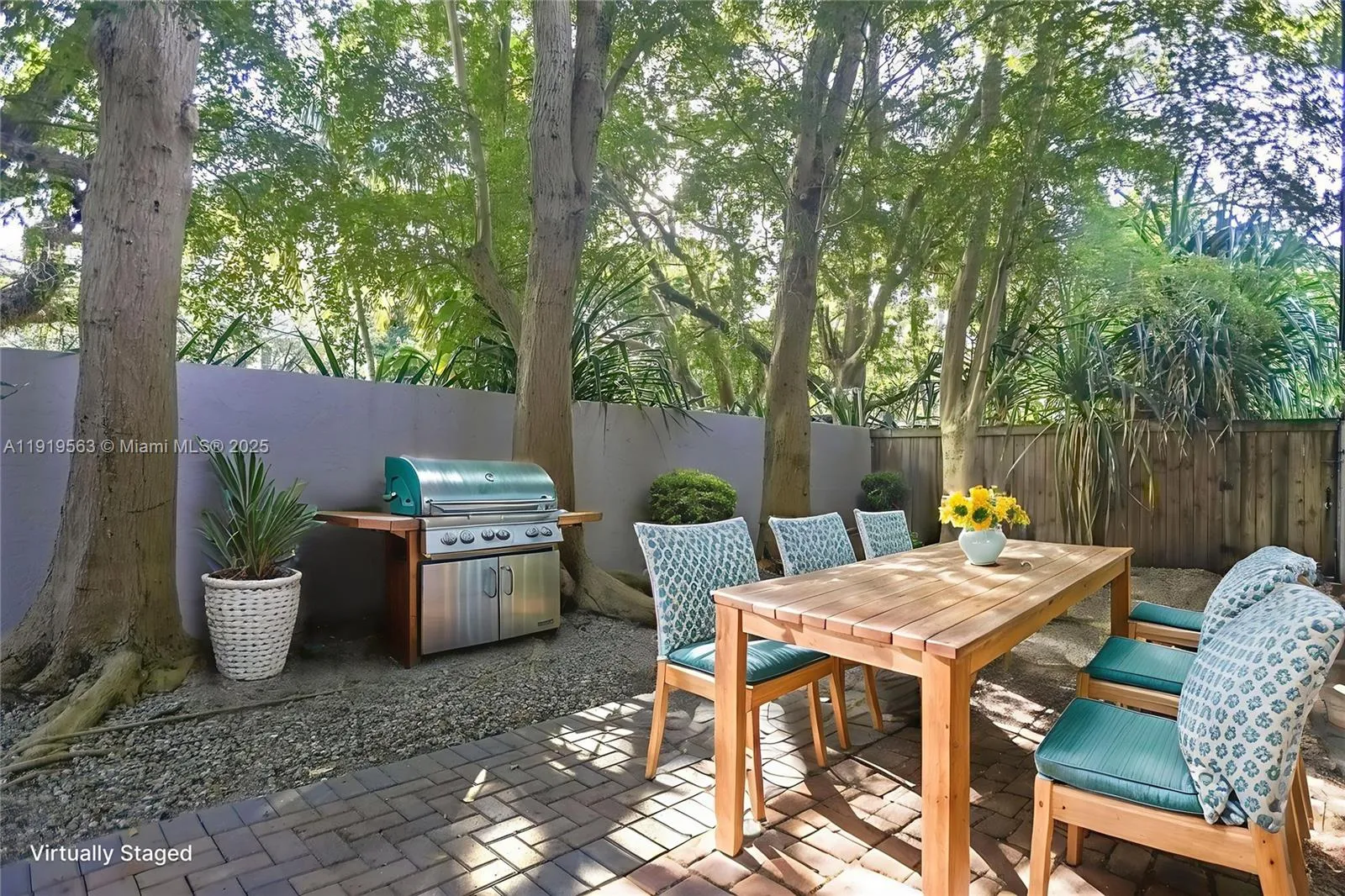 Miami, Florida 33133, United States, 2 Bedrooms Bedrooms, ,2 BathroomsBathrooms,Residential,Active,248972