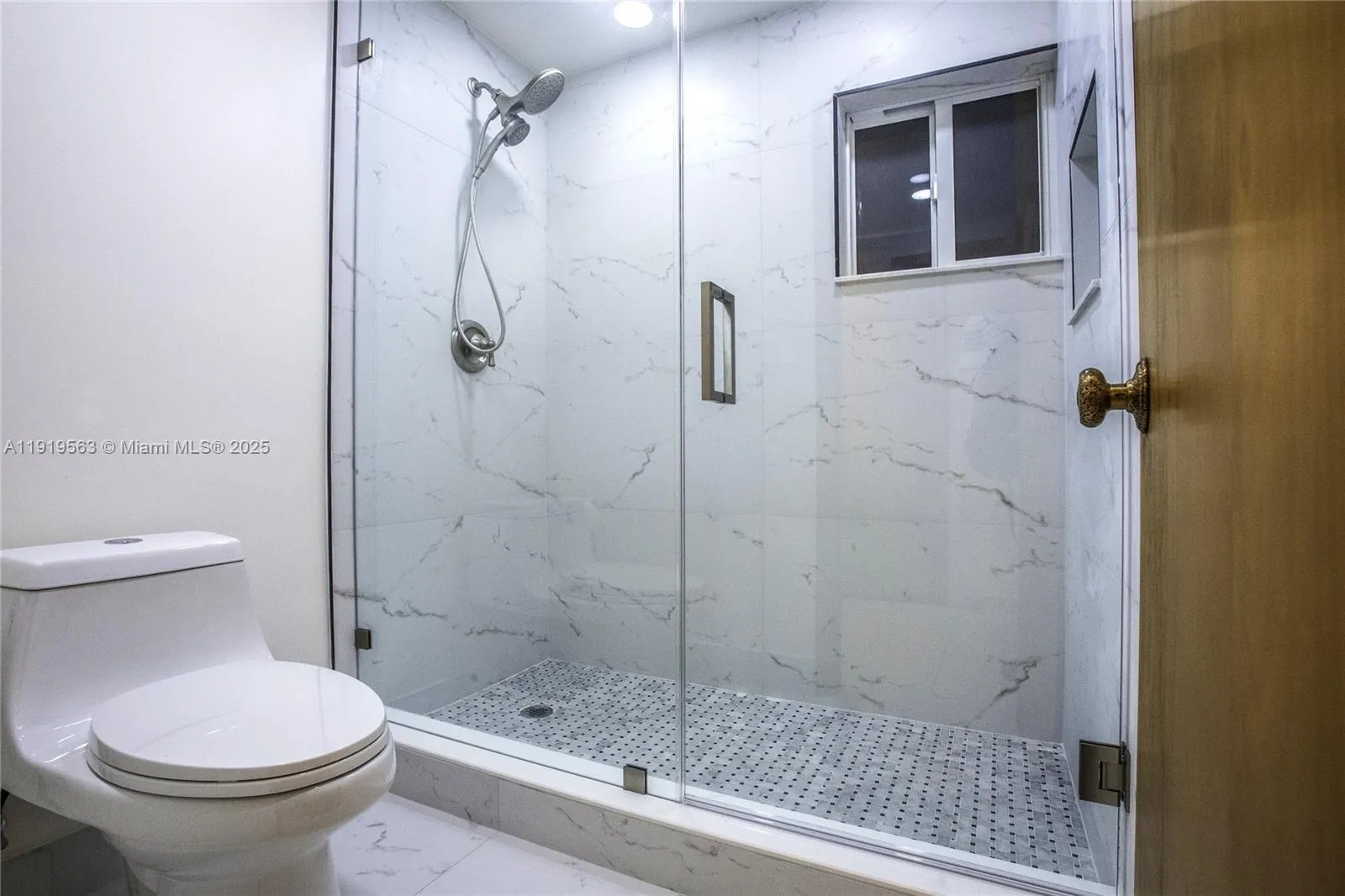 Miami, Florida 33133, United States, 2 Bedrooms Bedrooms, ,2 BathroomsBathrooms,Residential,Active,248972