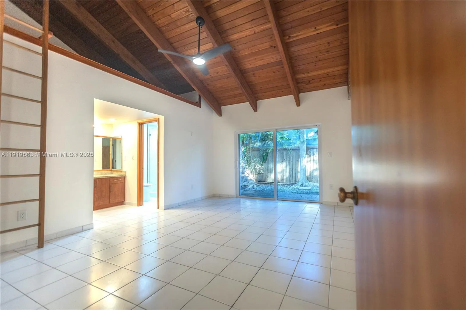 Miami, Florida 33133, United States, 2 Bedrooms Bedrooms, ,2 BathroomsBathrooms,Residential,Active,248972