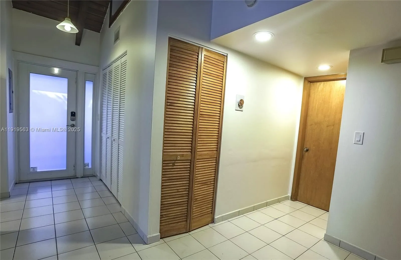 Miami, Florida 33133, United States, 2 Bedrooms Bedrooms, ,2 BathroomsBathrooms,Residential,Active,248972