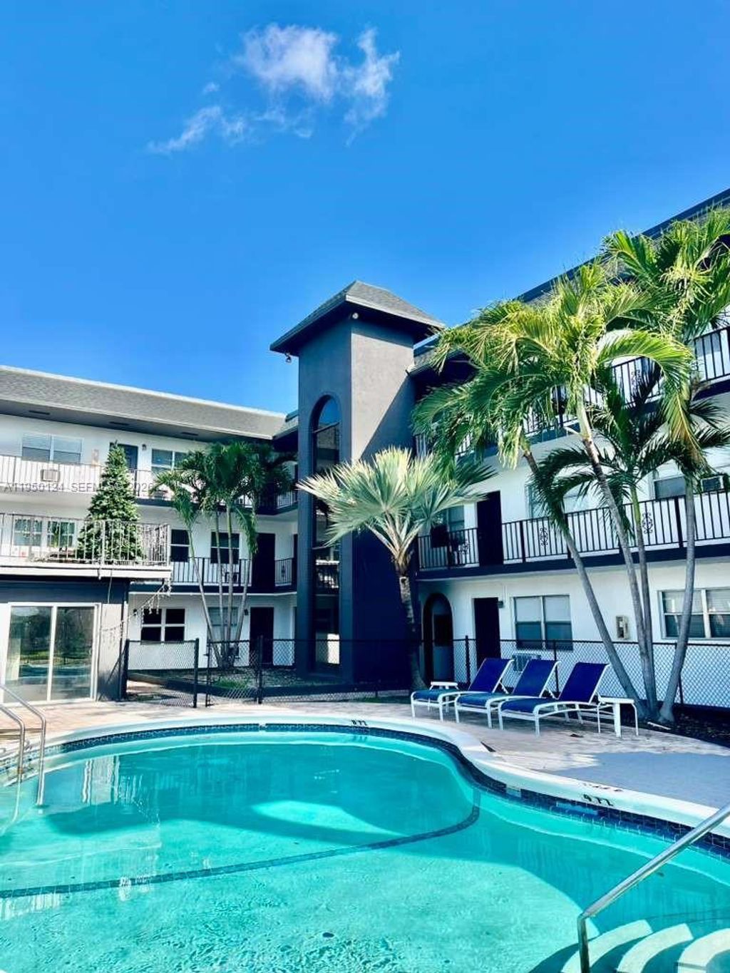 Photo of 1100 NE 9th Ave #305, Fort Lauderdale, FL 33304 (MLS # A11950124)