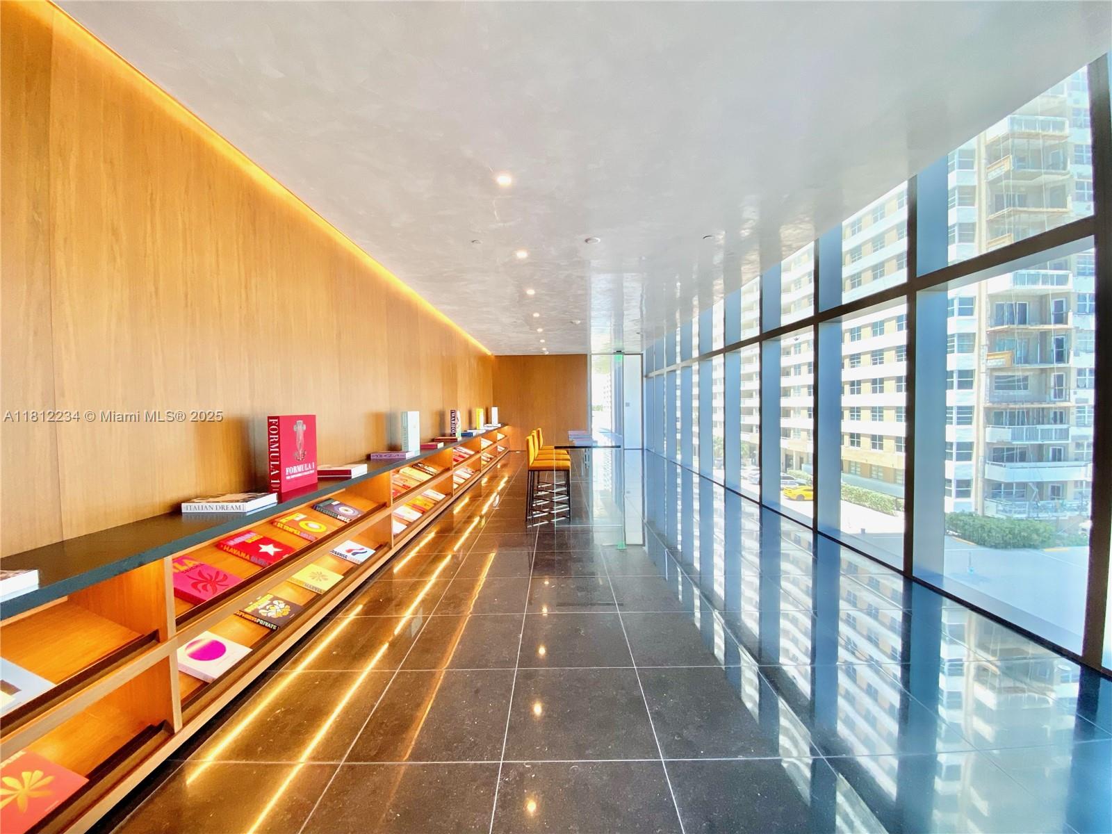 2000 Ocean - Residential