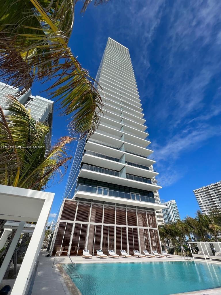 2000 S Ocean Dr 33A