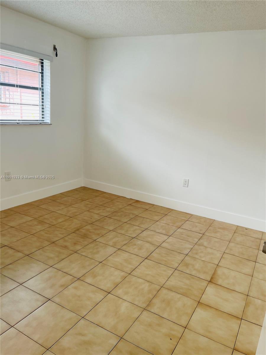HIALEAH 10TH ADDN - Residential Lease