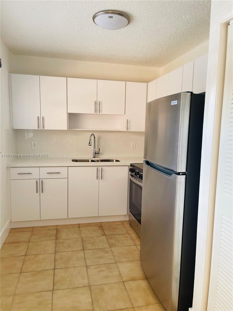 HIALEAH 10TH ADDN - Residential Lease