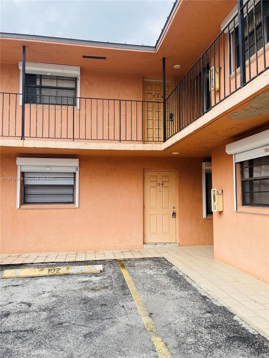 HIALEAH 10TH ADDN - Residential Lease