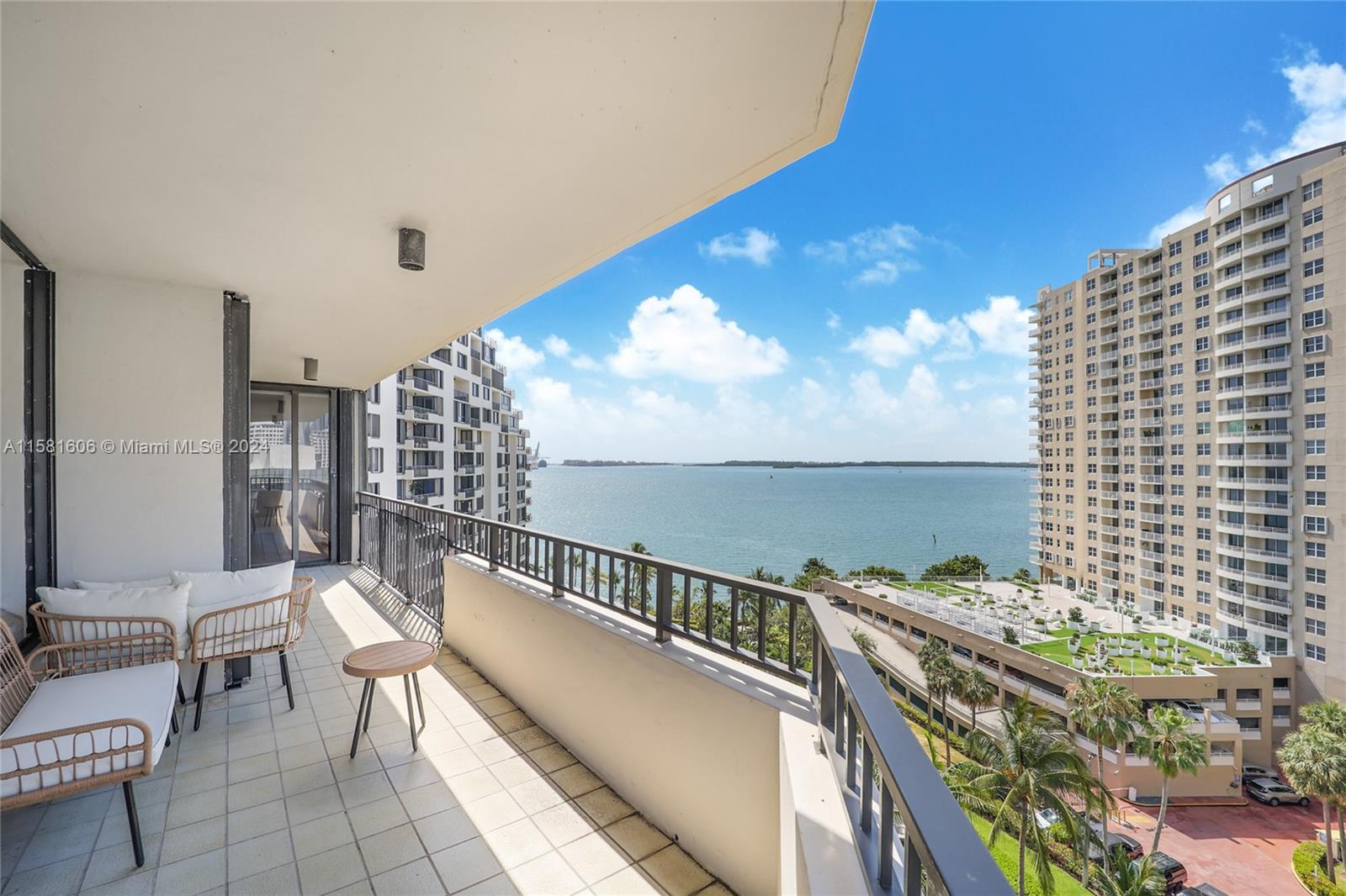 Property for Sale at 520 Brickell Key Dr A1115, Miami, Broward County, Florida - Bedrooms: 2 
Bathrooms: 3  - $825,000