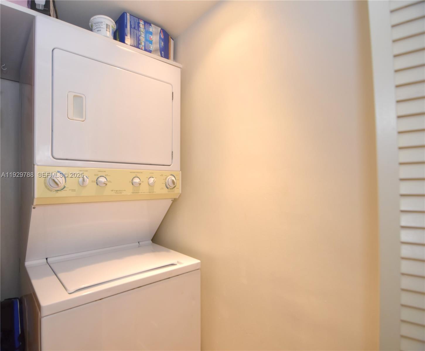 PENTHOUSE TOWERS CONDO - Residential