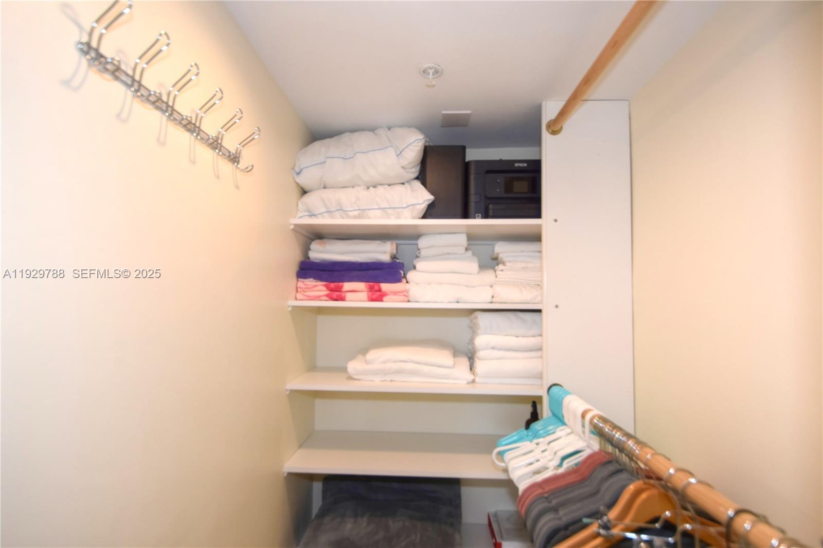 PENTHOUSE TOWERS CONDO - Residential