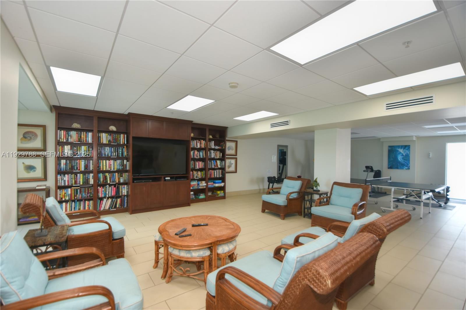 PENTHOUSE TOWERS CONDO - Residential