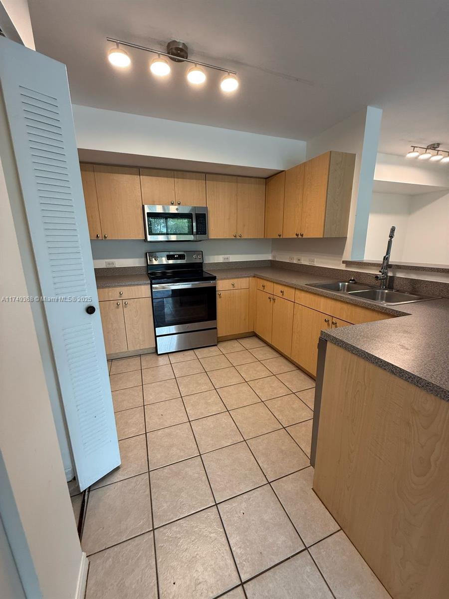 VILLA DEL SOL CONDO - Residential Lease