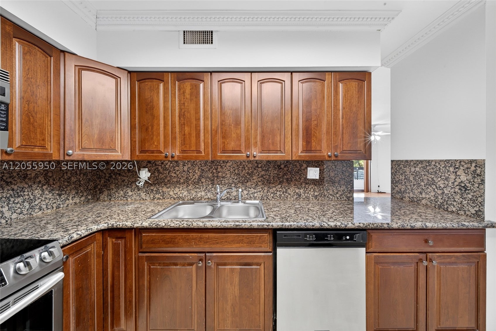 3600 Mystic Pointe Dr 310