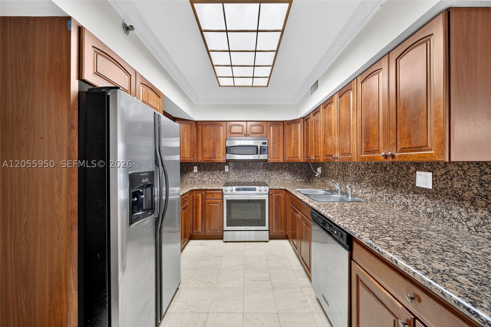 3600 Mystic Pointe Dr 310