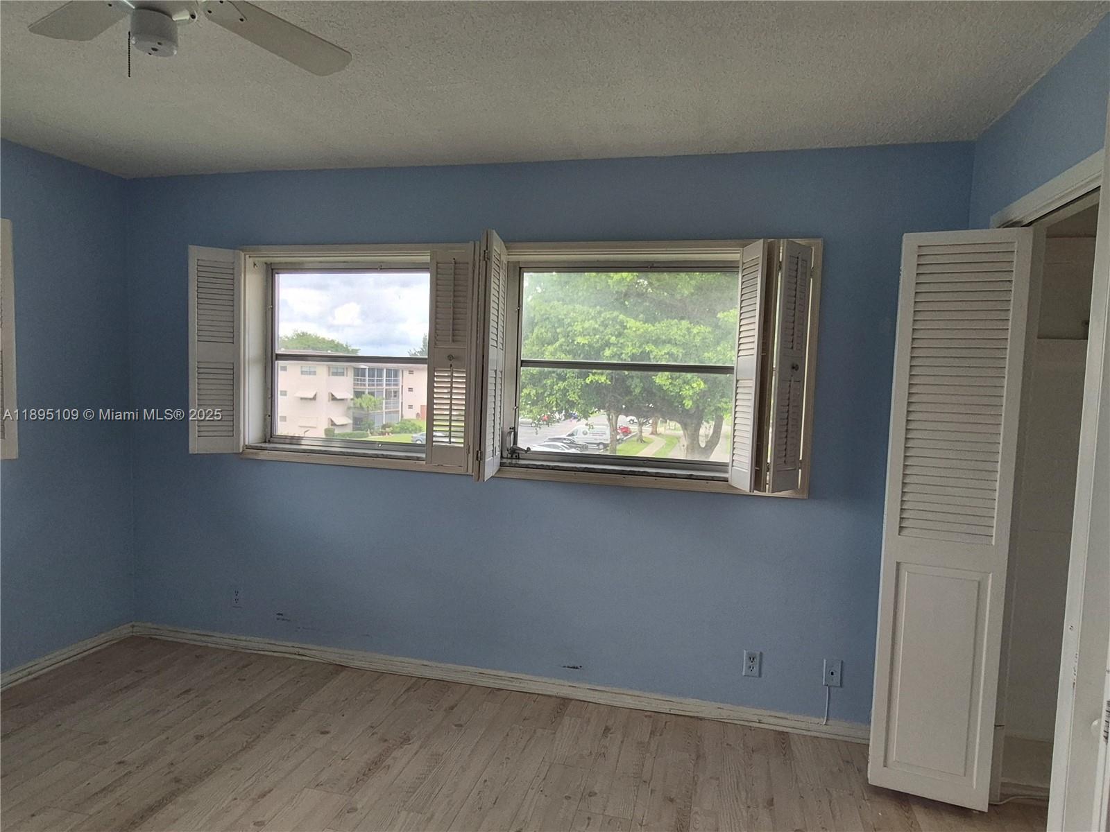 HILLCREST COUNTRY CLUB AP - Residential