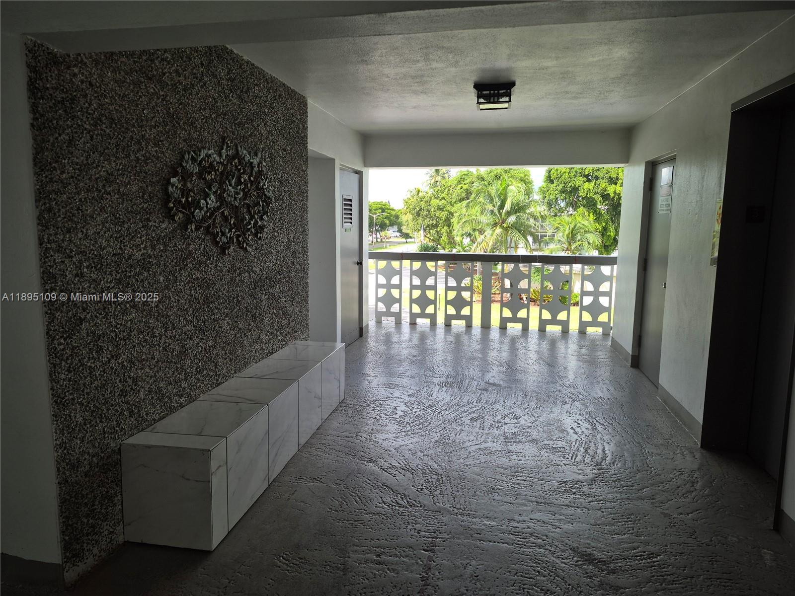 HILLCREST COUNTRY CLUB AP - Residential