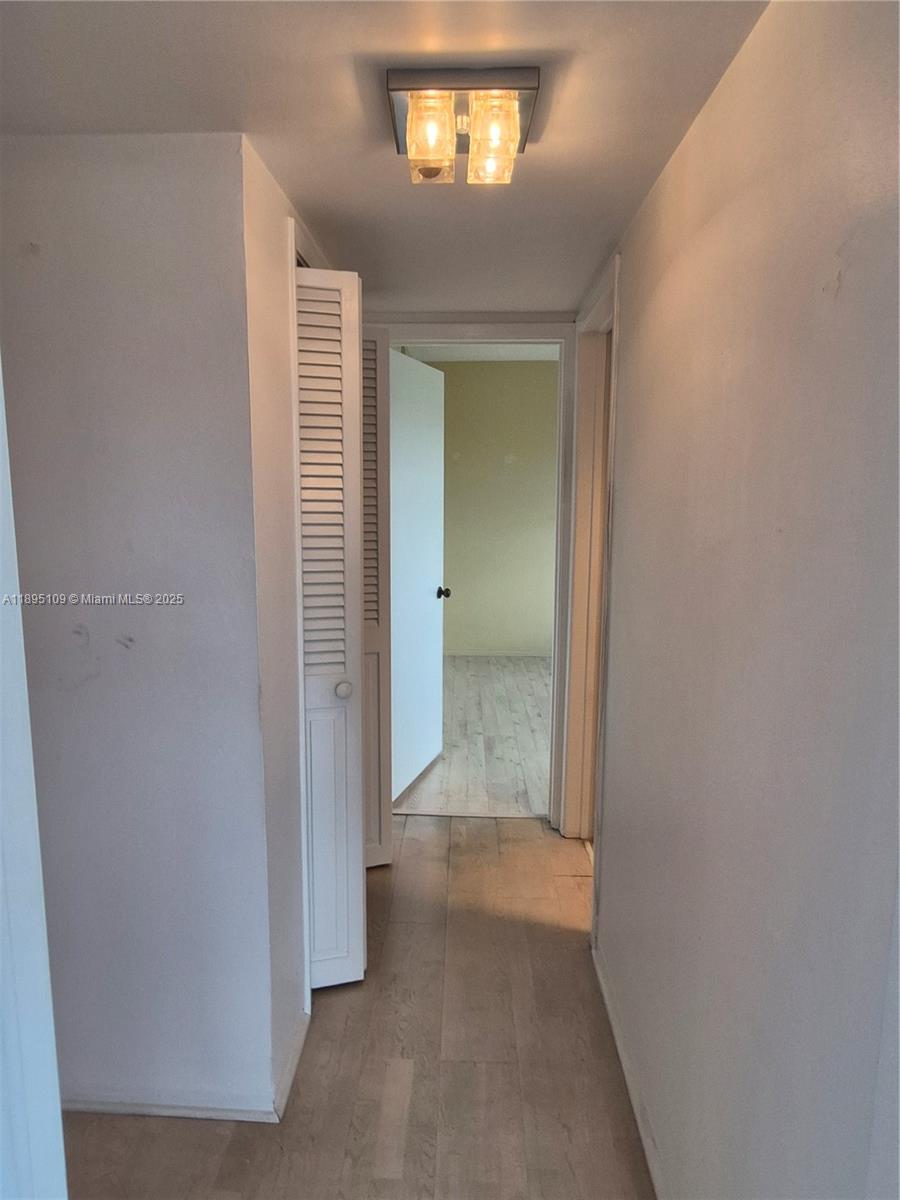 HILLCREST COUNTRY CLUB AP - Residential