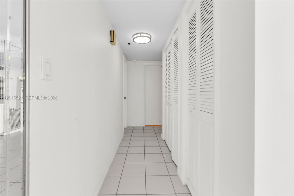 Photo of 4001 Hillcrest Dr #812, Hollywood, FL 33021 (MLS # A12016521)