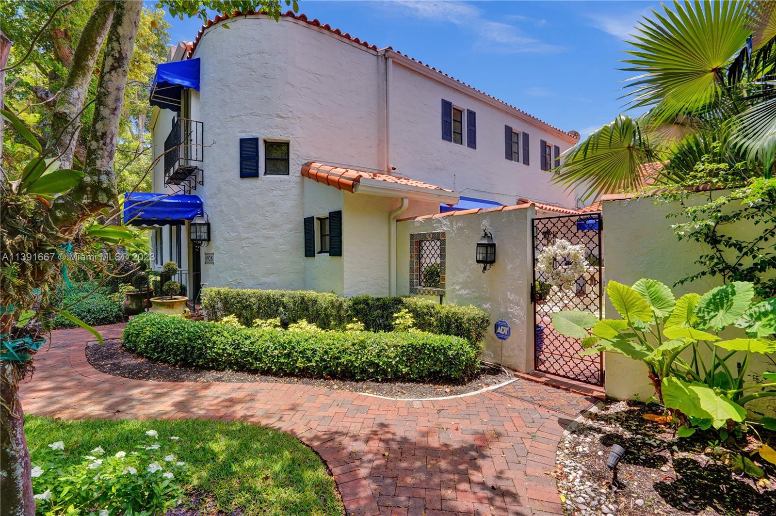 C GABLES RIVIERA SEC 12 - Residential