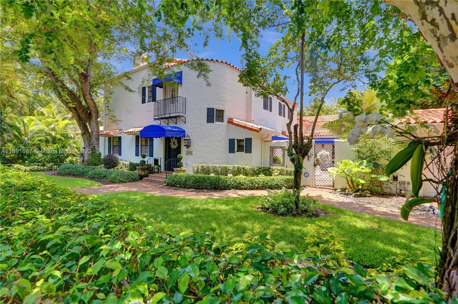 C GABLES RIVIERA SEC 12 - Residential