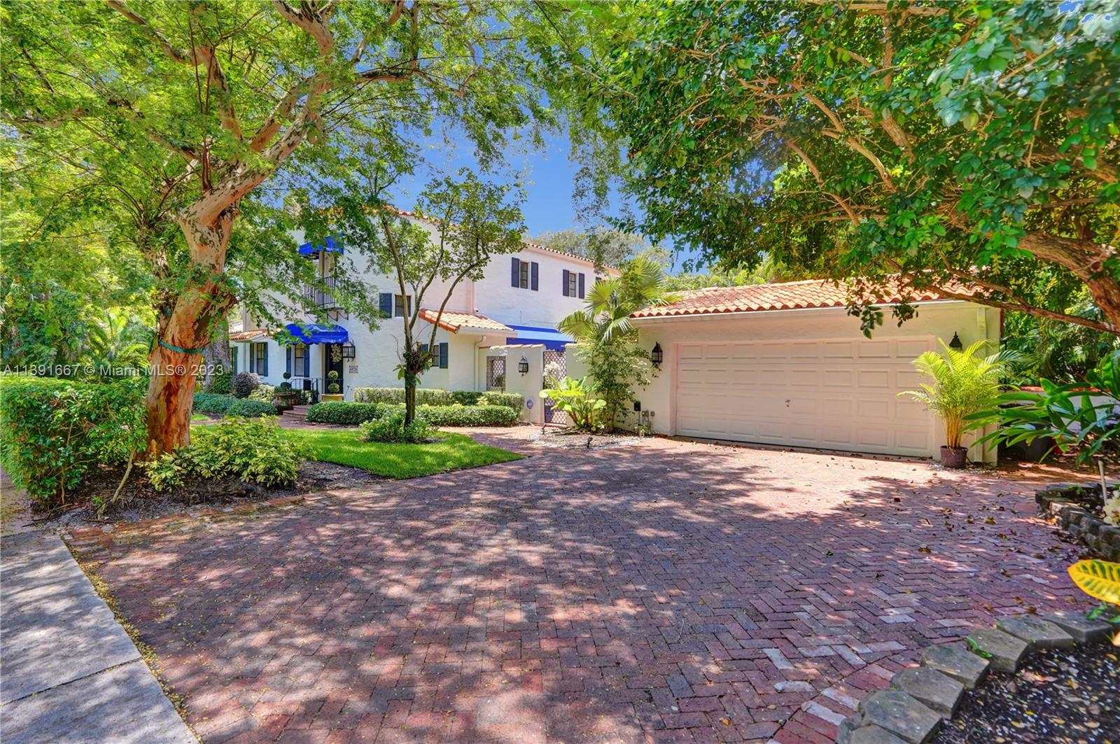 C GABLES RIVIERA SEC 12 - Residential