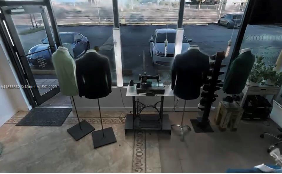 Tuxedo Boutique 300 SW 107th Ave, Sweetwater, FL, 33174/$38,000 4 Tuxedo Boutique 300 SW 107th Ave