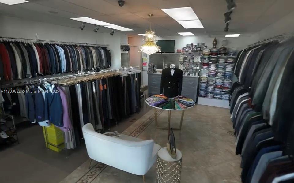 Tuxedo Boutique 300 SW 107th Ave, Sweetwater, FL, 33174/$38,000 3 Tuxedo Boutique 300 SW 107th Ave