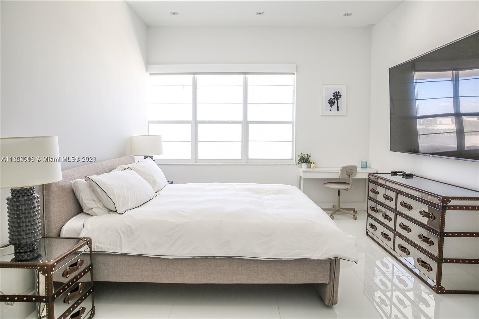 THE DECOPLAGE CONDO - Residential Lease