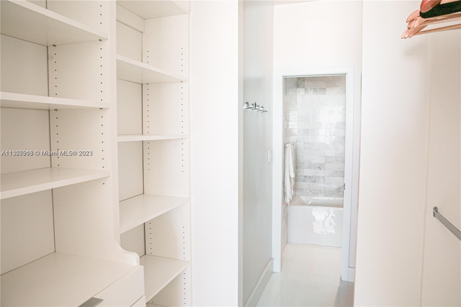 THE DECOPLAGE CONDO - Residential Lease