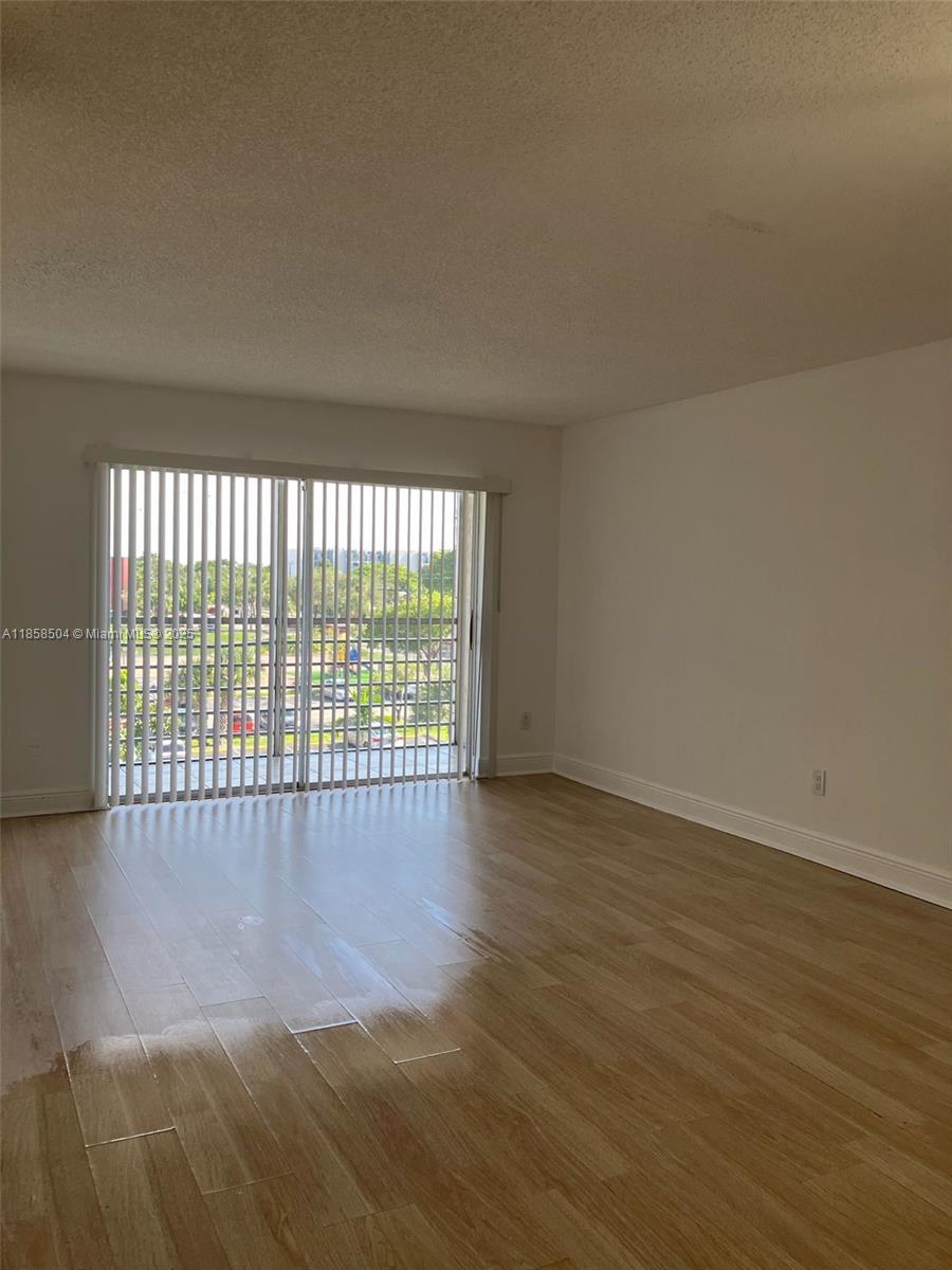 BROOKFIELD SQUARE CONDO - Residential Lease