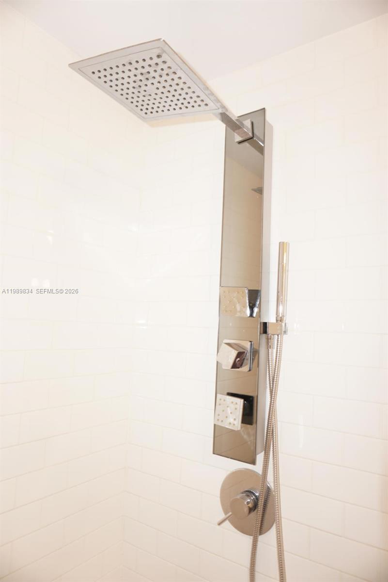 CENTRO CONDO - Residential Lease