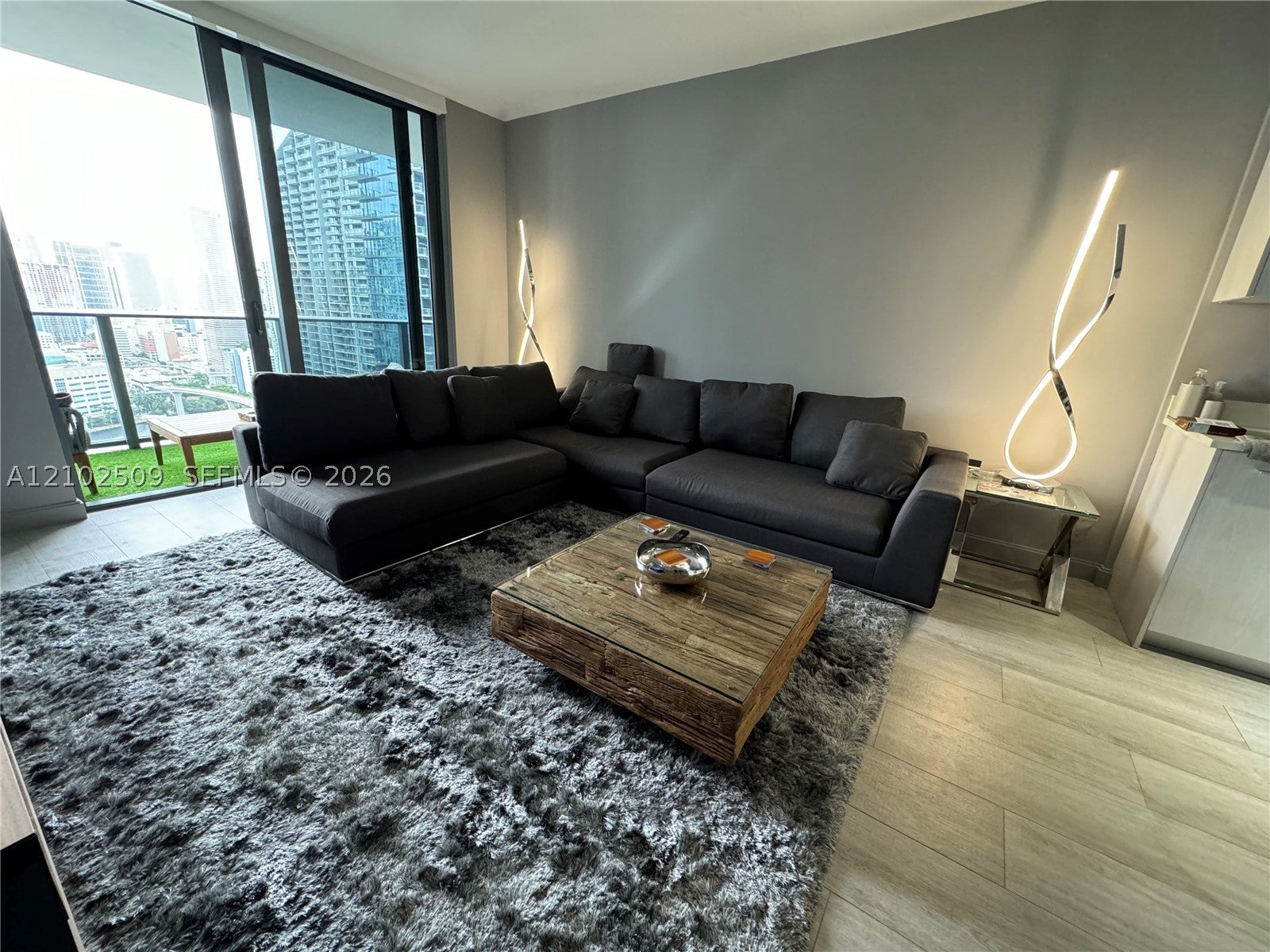 45 SW 9th St 3010