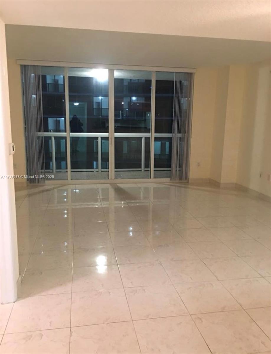 Property for Sale at 1800 N Bayshore Dr 3311, Miami, Broward County, Florida - Bedrooms: 1 
Bathrooms: 2  - $560,000