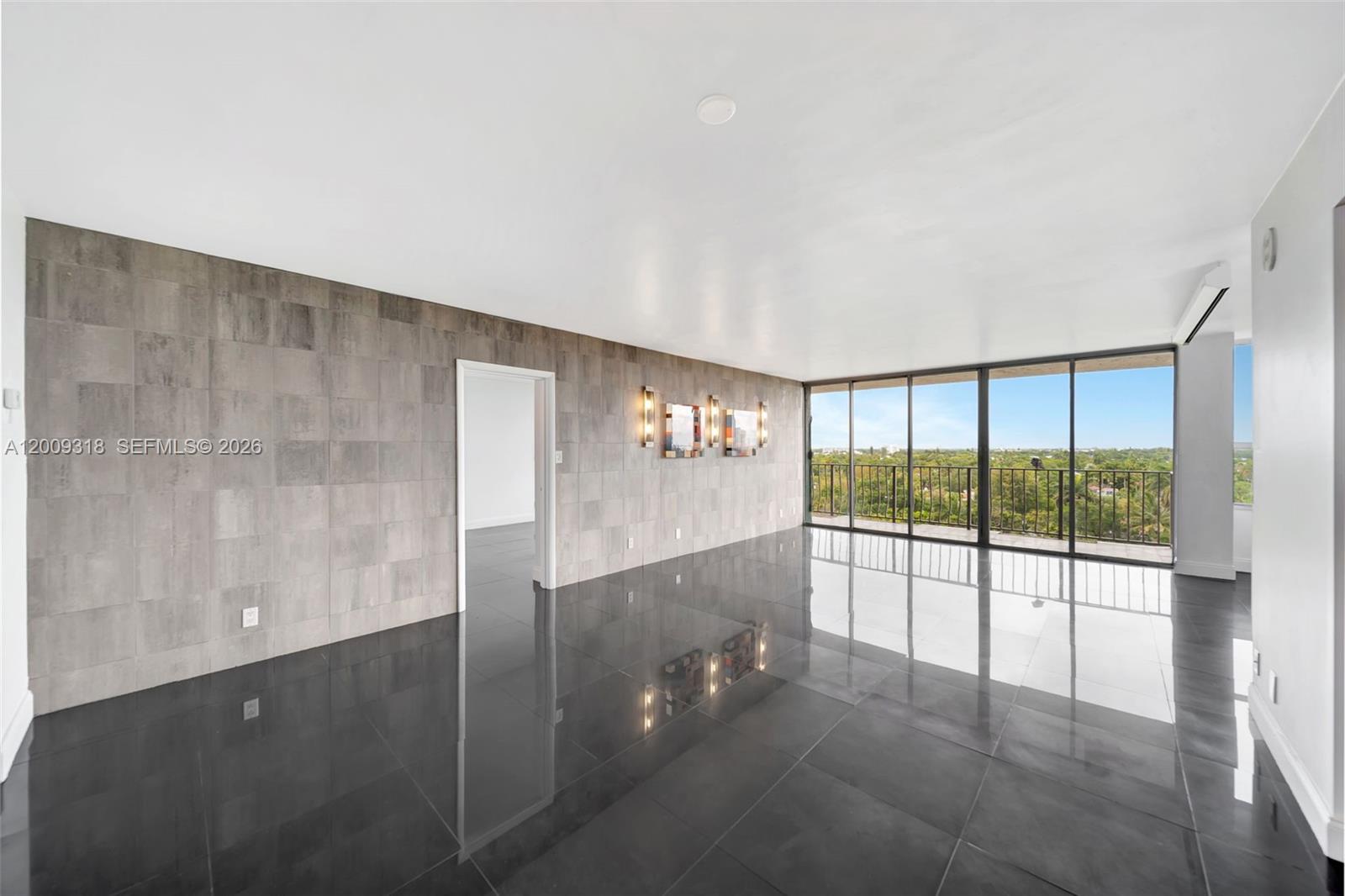 THE PALM BAY YACHT CLUB C - Residential