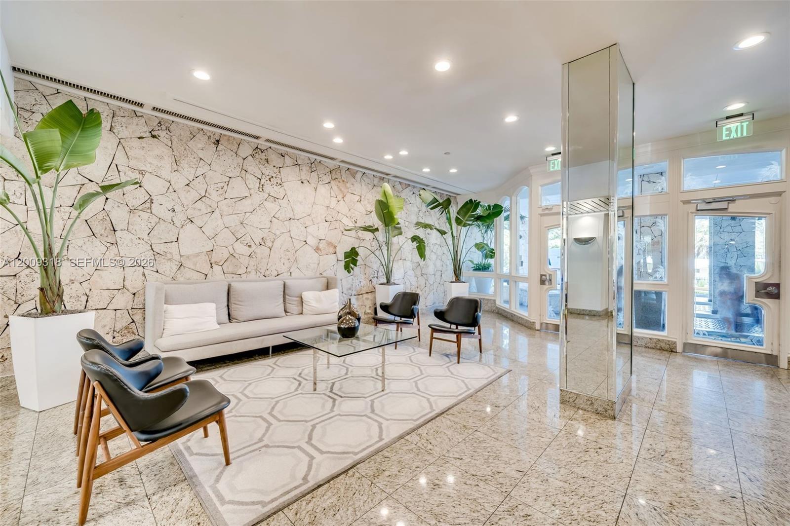 THE PALM BAY YACHT CLUB C - Residential