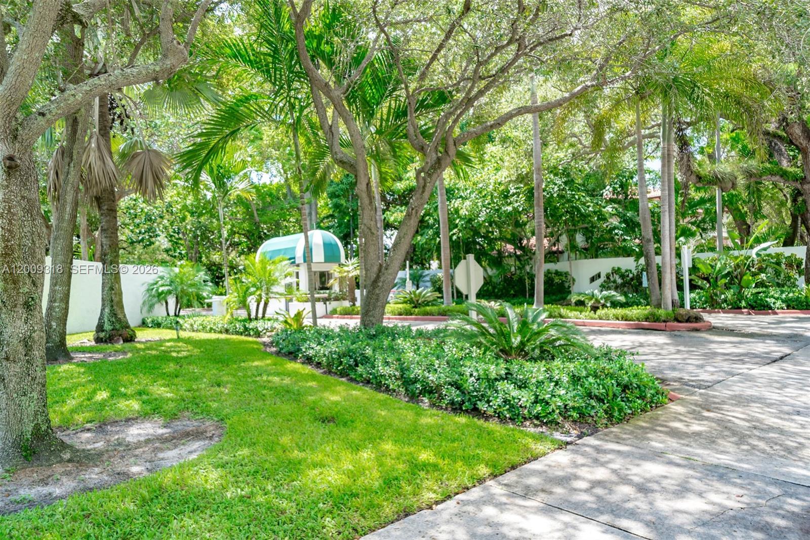 THE PALM BAY YACHT CLUB C - Residential
