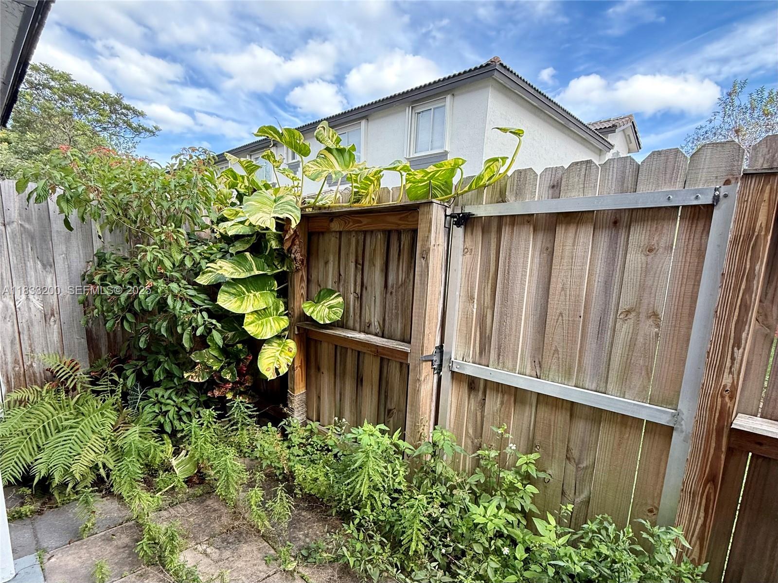 TOWNGATE CONDO SEVEN - Residential