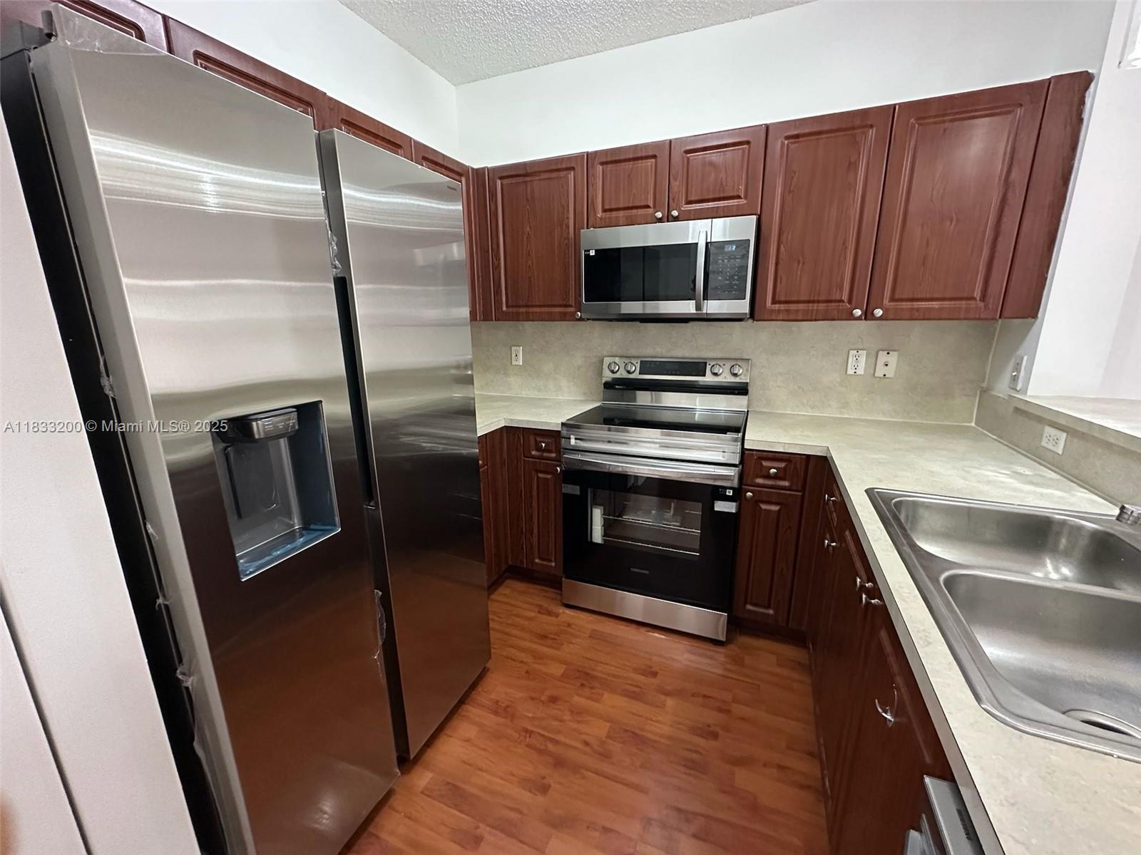 TOWNGATE CONDO SEVEN - Residential