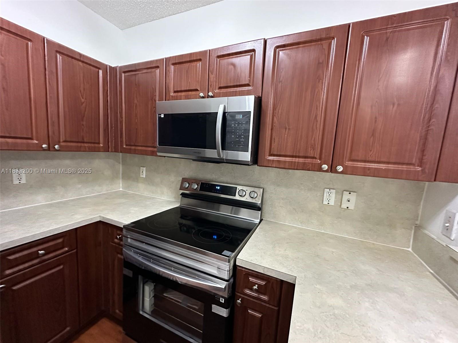 TOWNGATE CONDO SEVEN - Residential