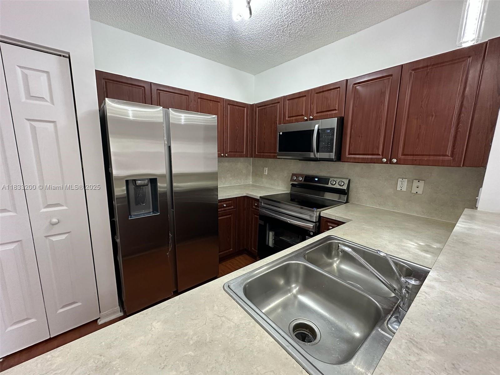 TOWNGATE CONDO SEVEN - Residential