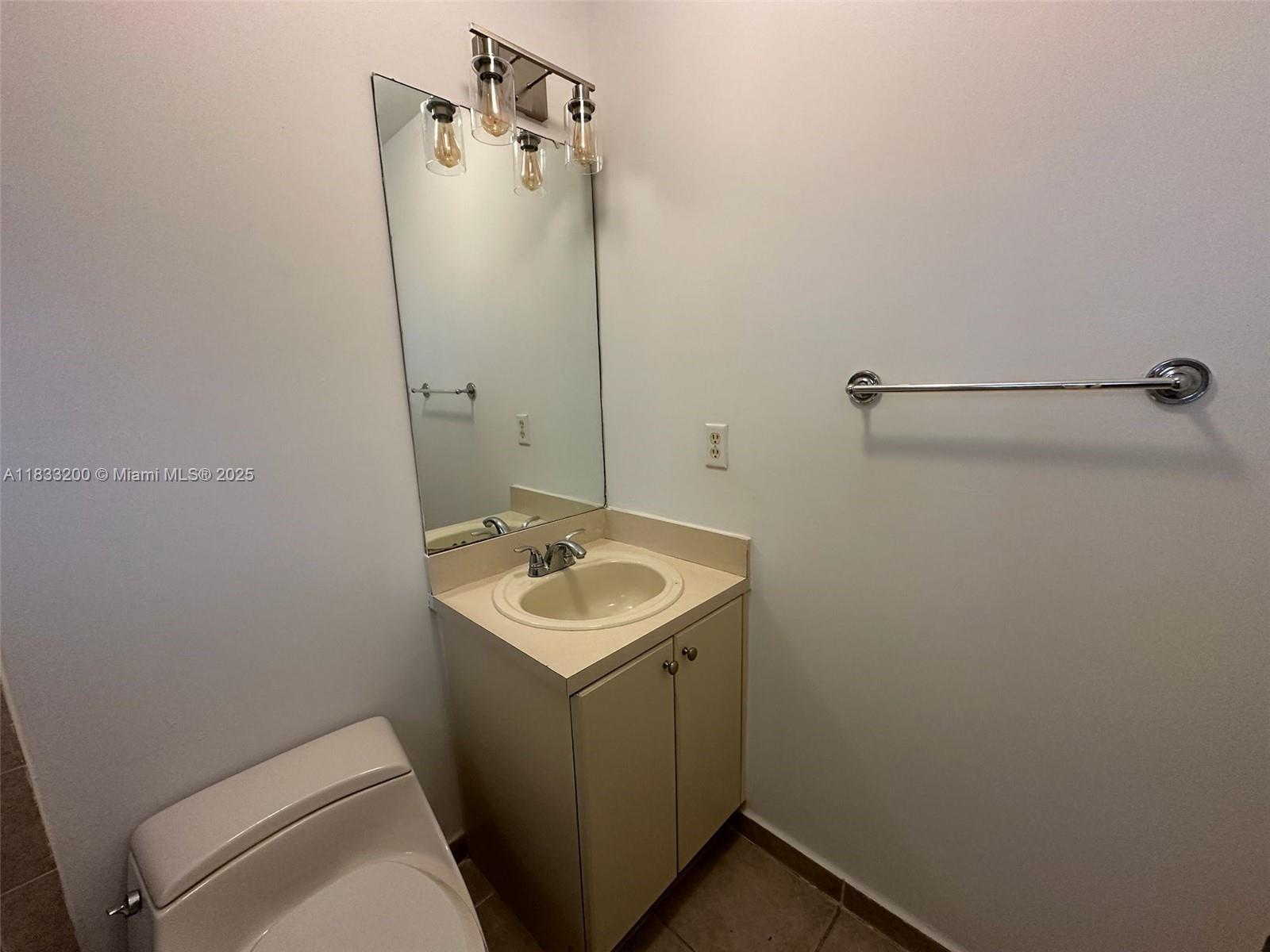 TOWNGATE CONDO SEVEN - Residential