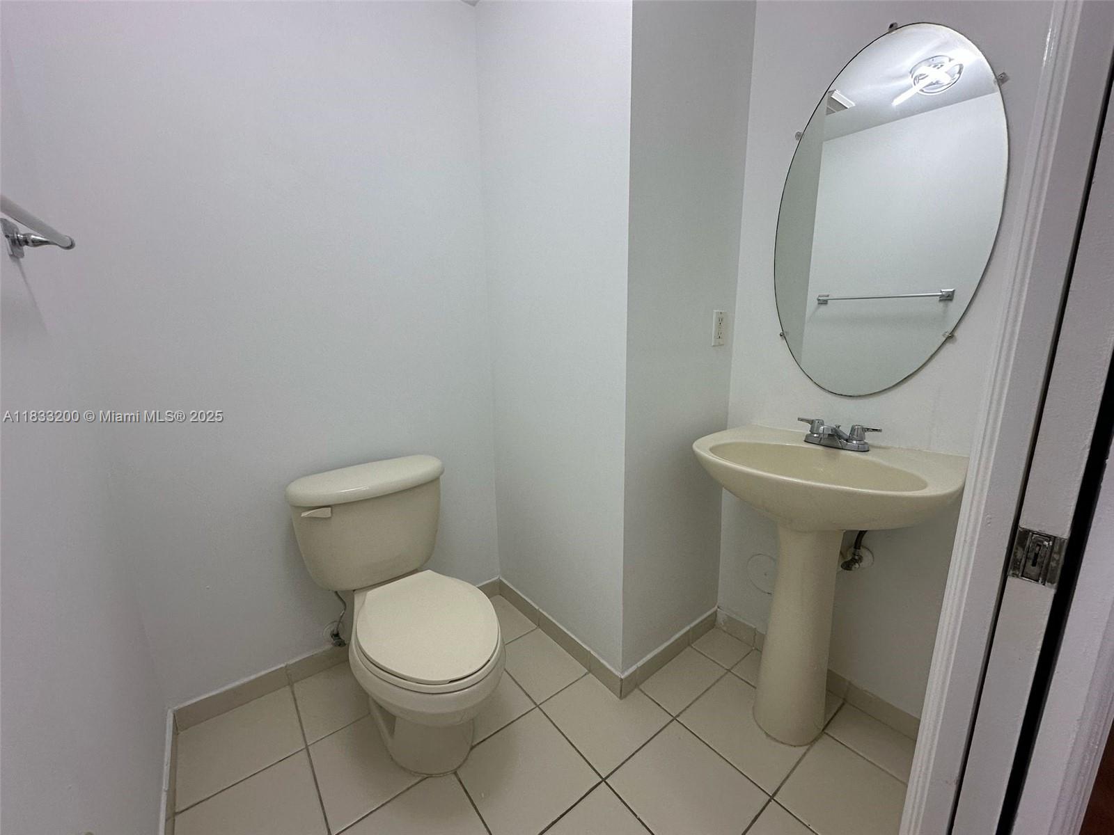 TOWNGATE CONDO SEVEN - Residential